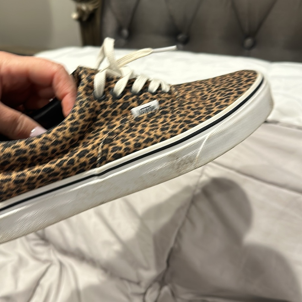 Leopard vans - Picture 4 of 7